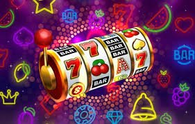 Tampilan Live Blackjack di judiangka menampilkan meja permainan dan dealer profesional dengan kartu fisik